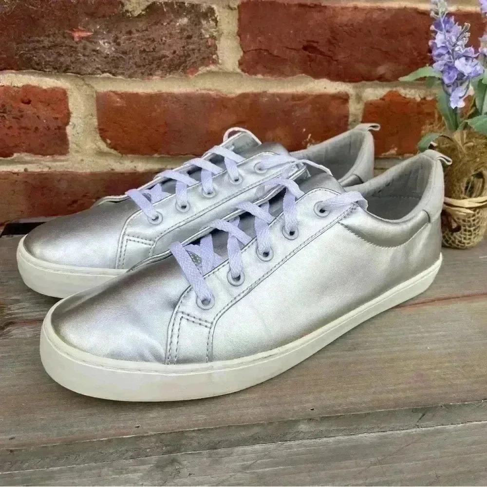 GAP Silver Metallic Low Top Sneakers Shoes Casual Lace Up Fashion Court‎ US 8